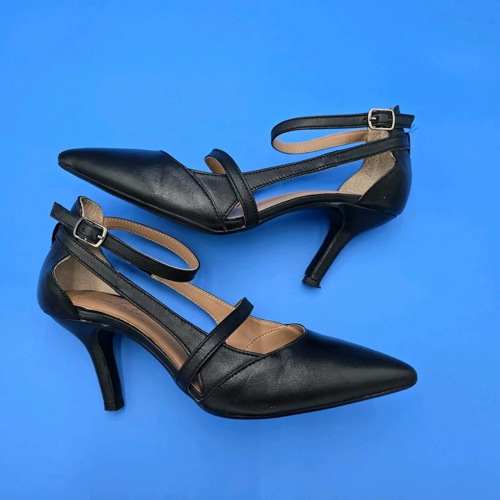 Journee Collection Women's Vallerie Black Leather Pumps Sz 10 Retail $100‎